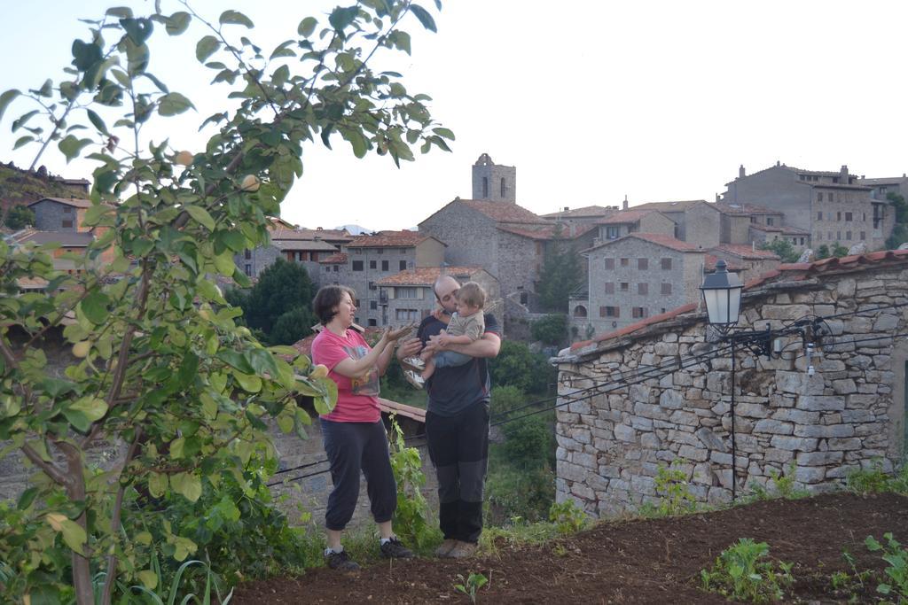 Hostal La Muntanya Castellar De N'Hug Eksteriør bilde