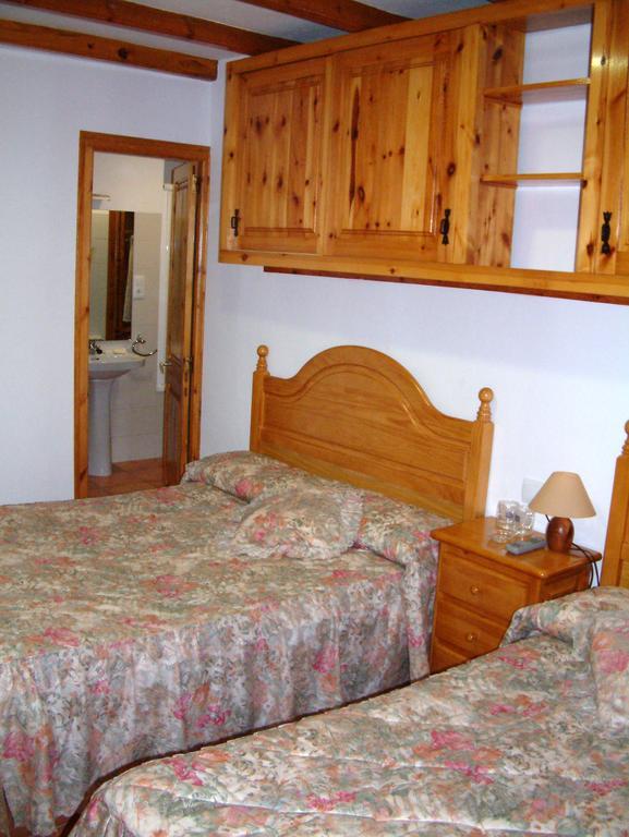 Hostal La Muntanya Castellar De N'Hug Eksteriør bilde