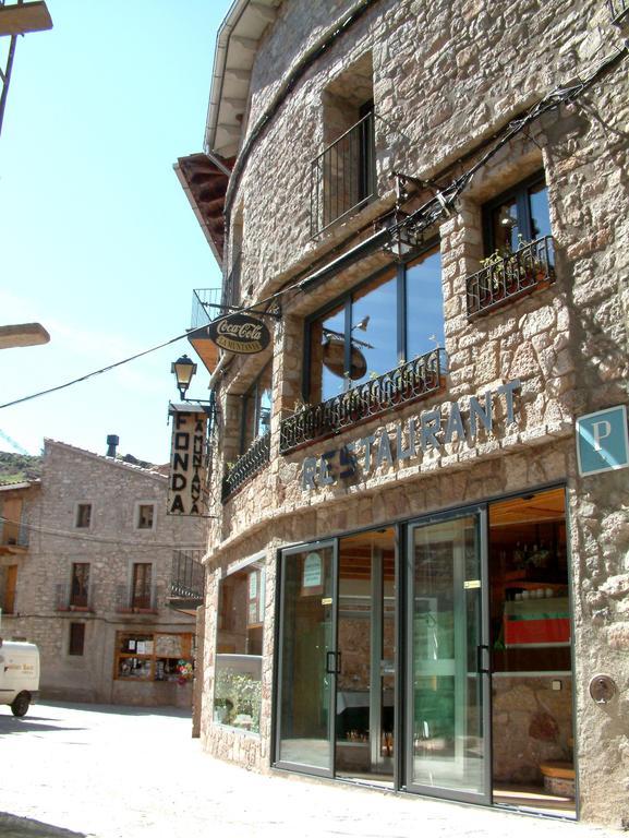 Hostal La Muntanya Castellar De N'Hug Eksteriør bilde