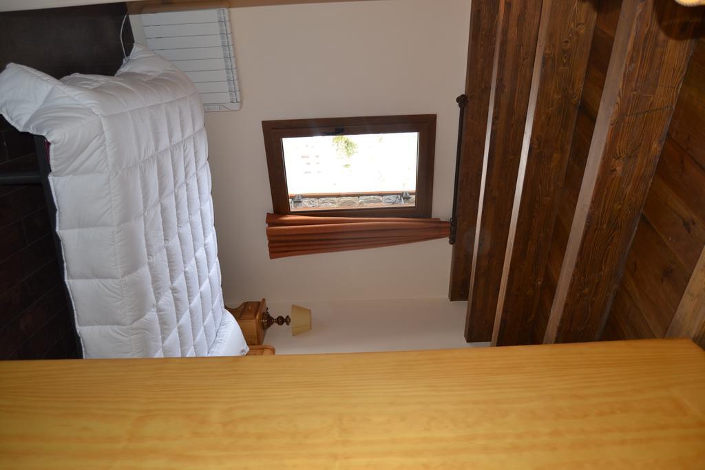 Hostal La Muntanya Castellar De N'Hug Eksteriør bilde